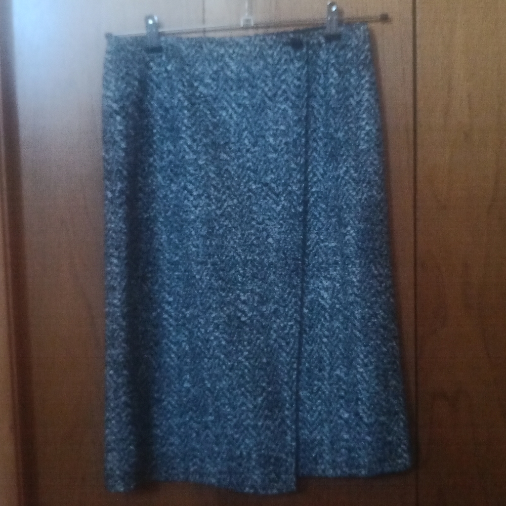 Theory wool skirt size S